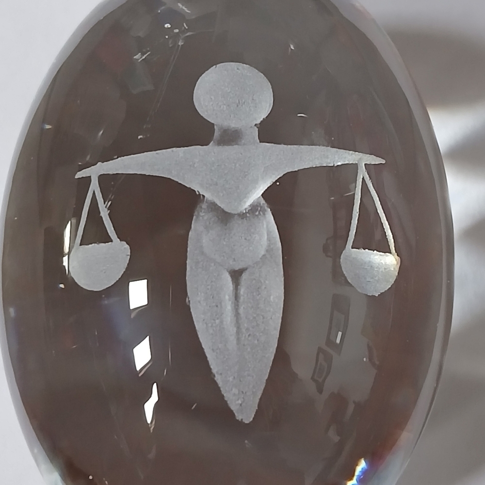 Vintage 70s Clear Glass Crystal Egg Paperweight Zodiac Libra Ekenas Sweden - Picture 13 of 14